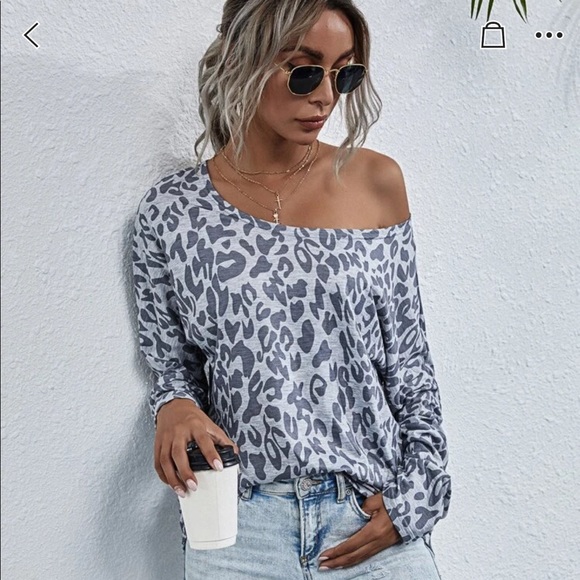 🍃LAST 1💕NWT Gray Leopard Scoop Neck L/S Top💕 - Picture 5 of 15